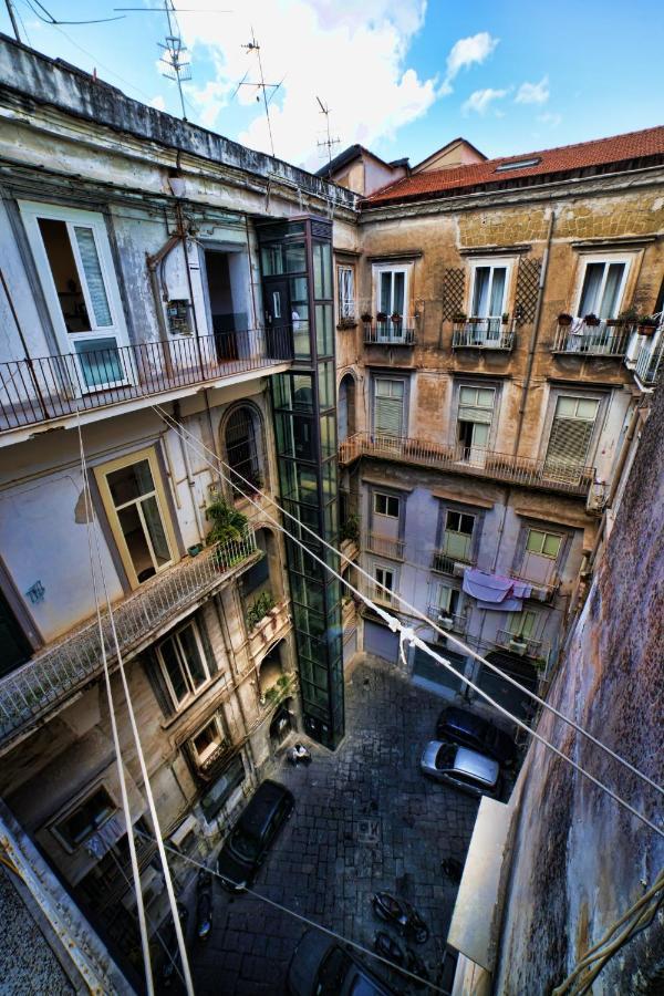 Sciuscia Beb Spaccanapoli Bagian luar foto