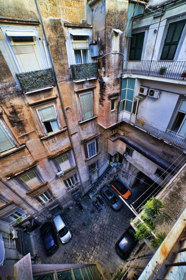 Sciuscia Beb Spaccanapoli Bagian luar foto