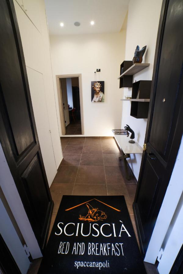 Sciuscia Beb Spaccanapoli Bagian luar foto