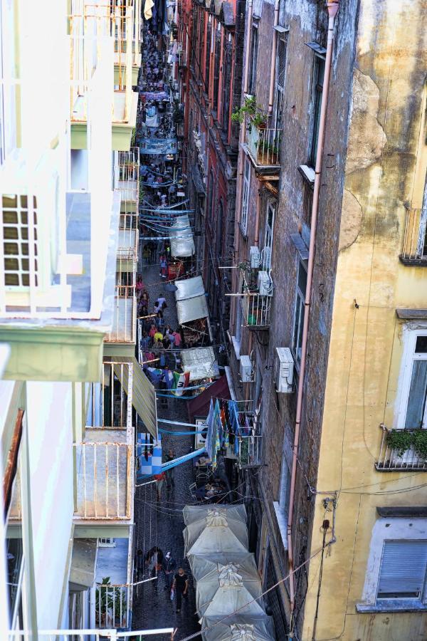 Sciuscia Beb Spaccanapoli Bagian luar foto