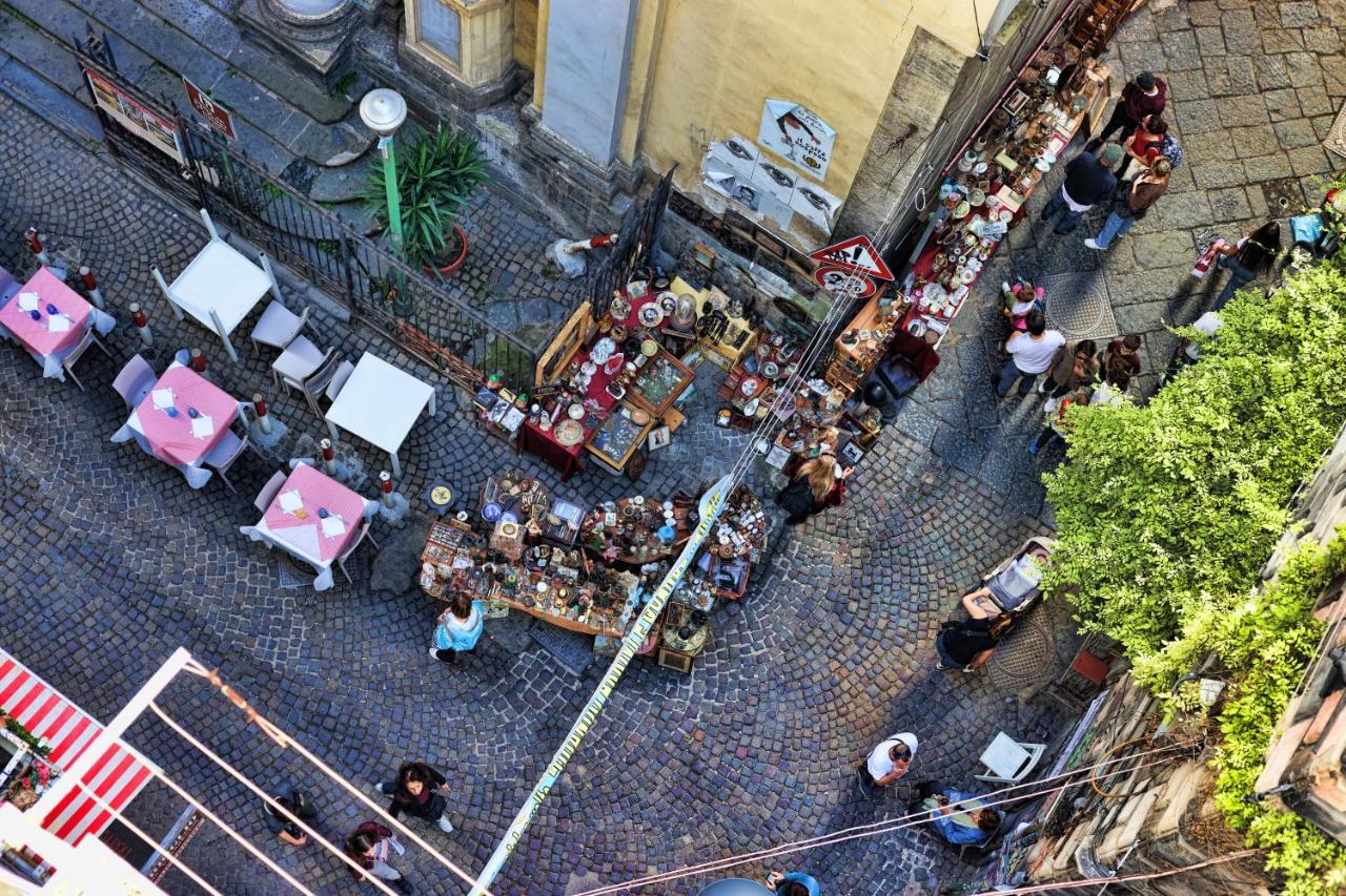 Sciuscia Beb Spaccanapoli Bagian luar foto
