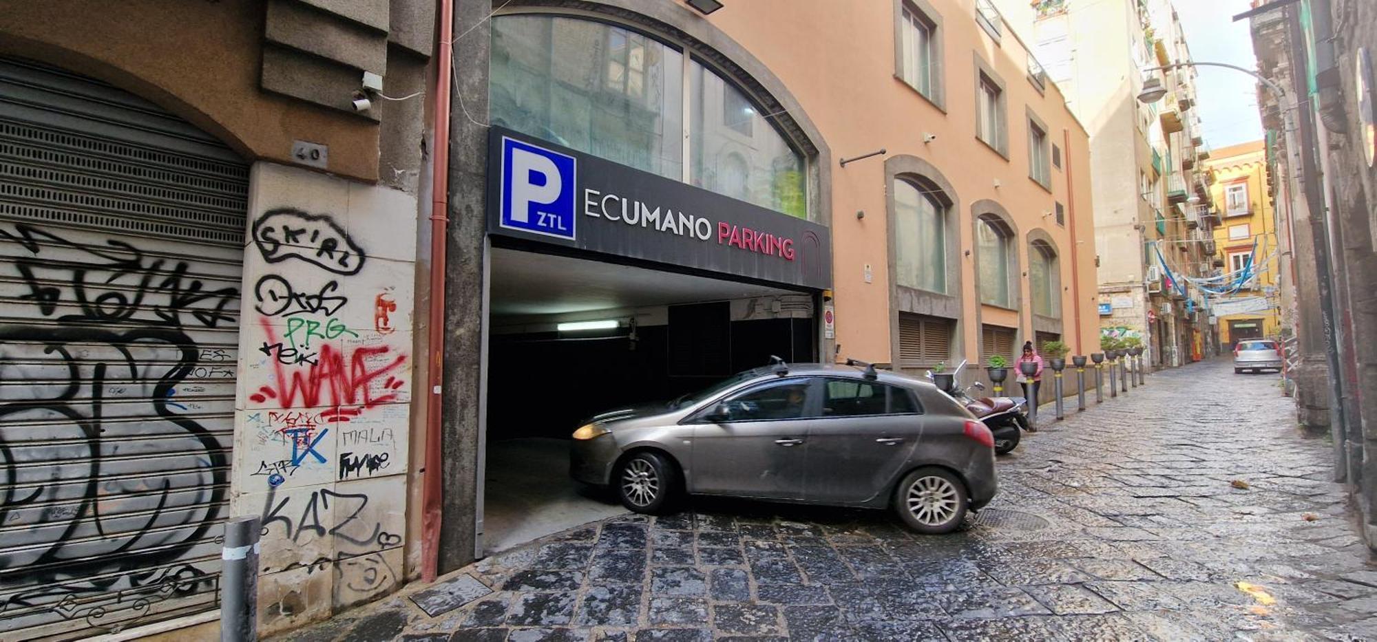 Sciuscia Beb Spaccanapoli Bagian luar foto